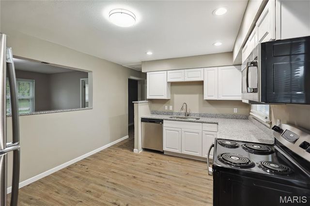 12019 Krenning Lane, St Louis, MO 63138