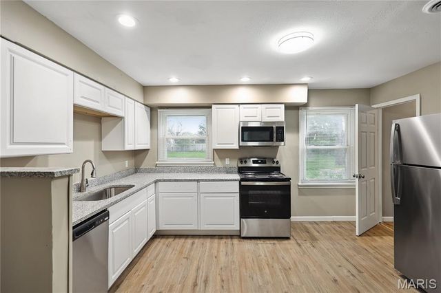 12019 Krenning Lane, St Louis, MO 63138