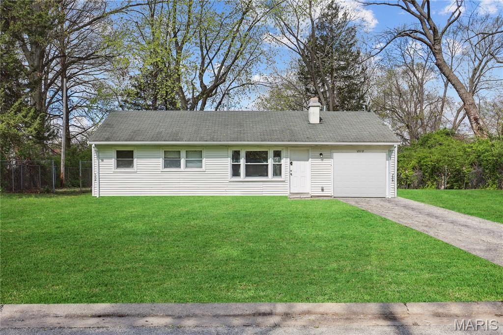 12019 Krenning Lane, St Louis, MO 63138