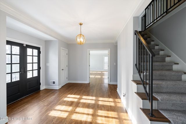 5509 Apache Rd, Louisville, KY 40207