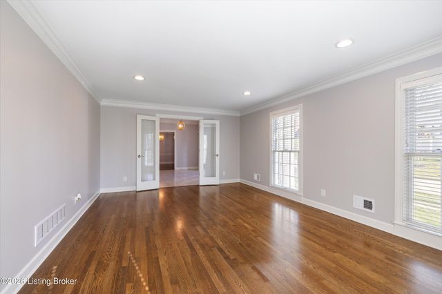 5509 Apache Rd, Louisville, KY 40207