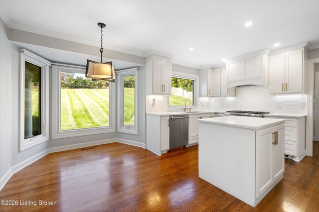 5509 Apache Rd, Louisville, KY 40207