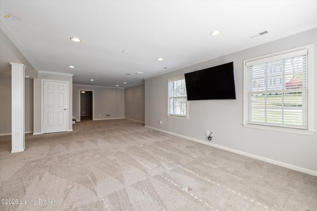 5509 Apache Rd, Louisville, KY 40207