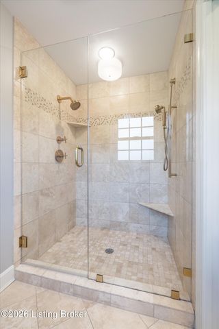 5509 Apache Rd, Louisville, KY 40207