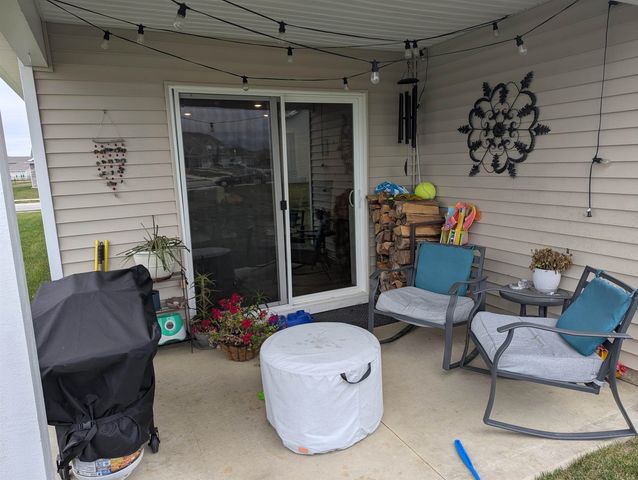 1479 Livingston Lakes Way, Fort Wayne, IN 46818