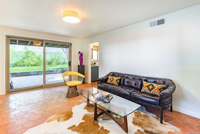 221 Ogden Ln, San Antonio, TX 78209