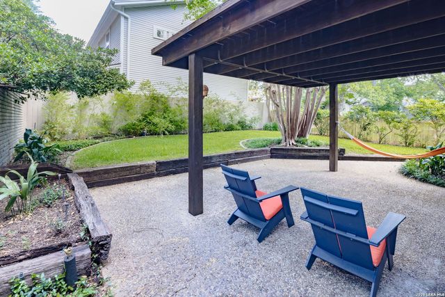 221 Ogden Ln, San Antonio, TX 78209