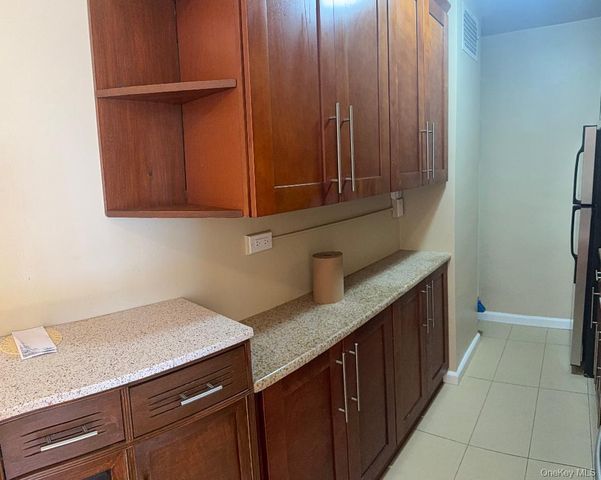 84-29 155th Avenue 1H, Howard Beach, NY 11414