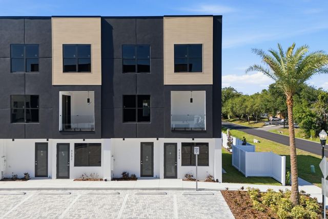 4352 FONTANAROSA VILLAGE COURT, Tampa, FL 33614