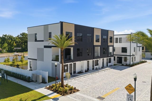 4352 FONTANAROSA VILLAGE COURT, Tampa, FL 33614