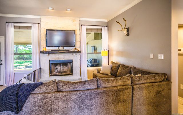 157 Park Rd, Bandera, TX 78003