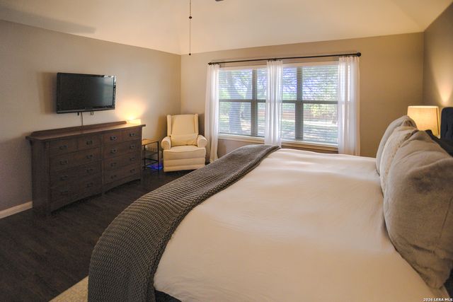 157 Park Rd, Bandera, TX 78003