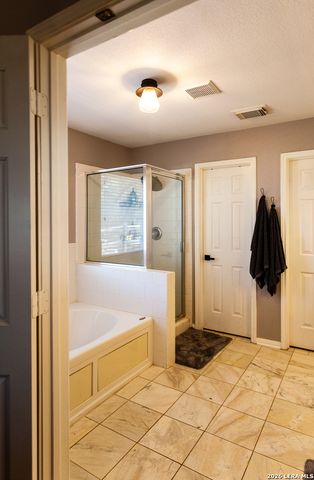 157 Park Rd, Bandera, TX 78003