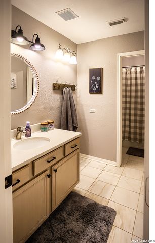 157 Park Rd, Bandera, TX 78003