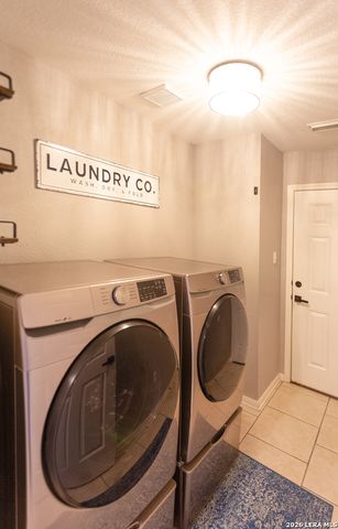 157 Park Rd, Bandera, TX 78003