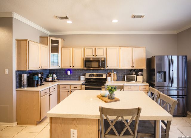 157 Park Rd, Bandera, TX 78003