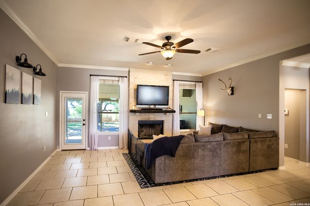 157 Park Rd, Bandera, TX 78003