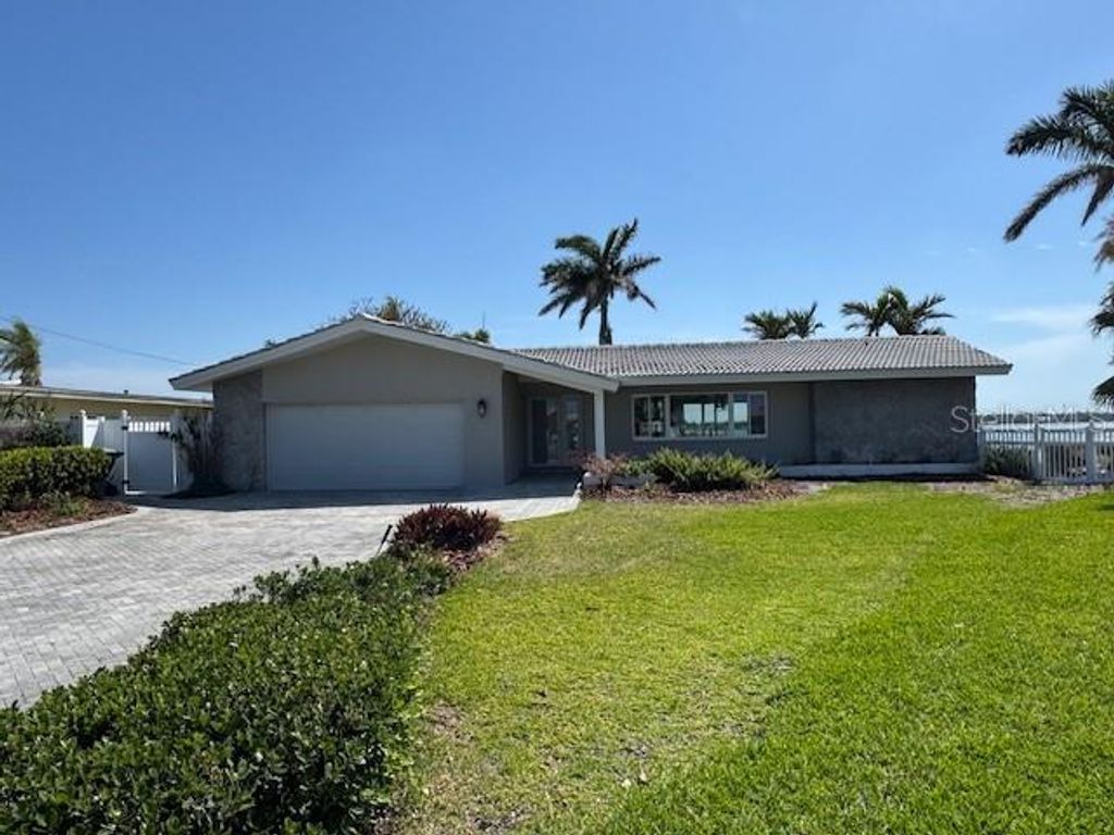 11055 7TH STREET E, Treasure Island, FL 33706