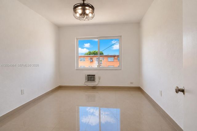 3550 SW 9th Ter 8B, Miami, FL 33135