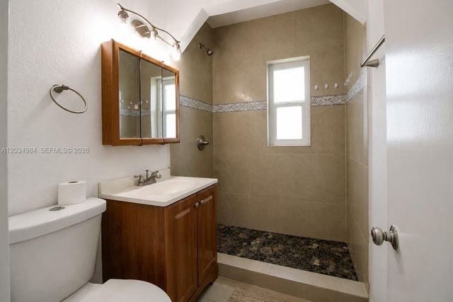 3550 SW 9th Ter 8B, Miami, FL 33135