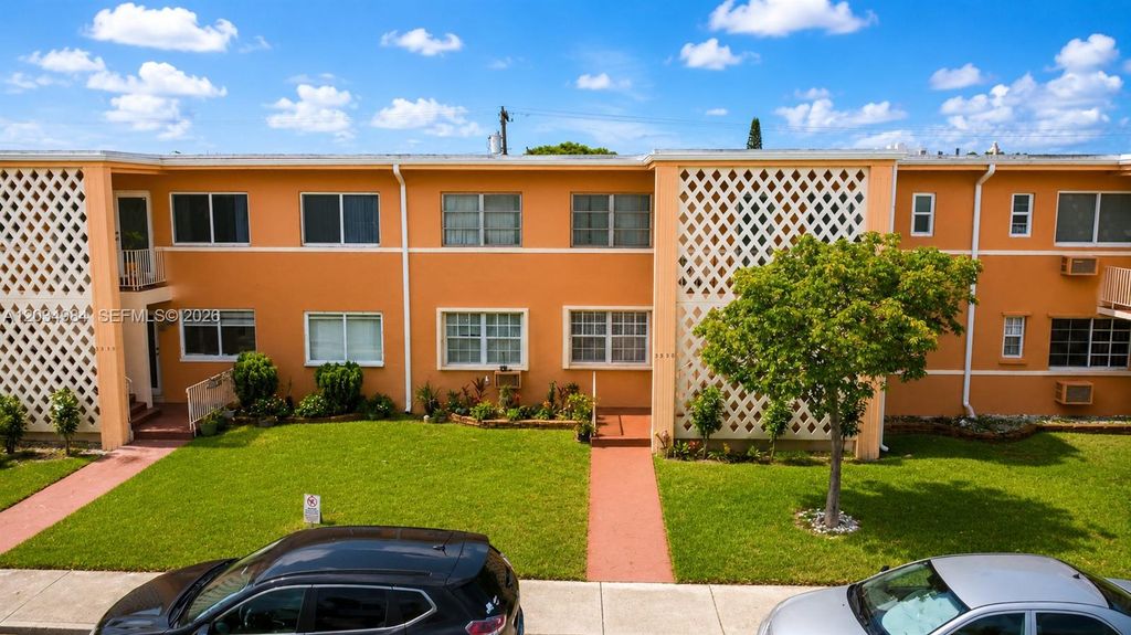 3550 SW 9th Ter 8B, Miami, FL 33135