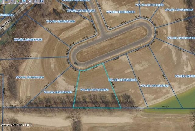 139 Coach House Loop, Bowling Green, OH 43402