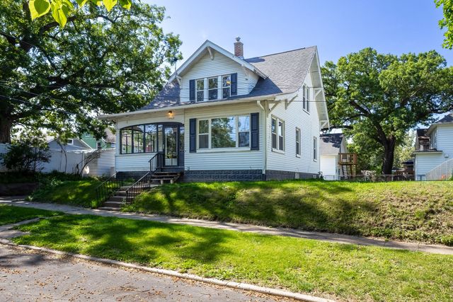 2416 17TH Avenue, Rock Island, IL 61201