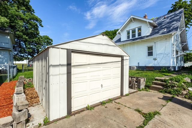2416 17TH Avenue, Rock Island, IL 61201