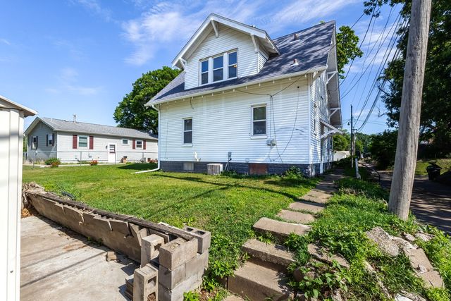 2416 17TH Avenue, Rock Island, IL 61201