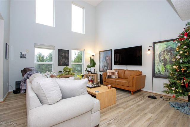 6473 Saint Leger Avenue NE, Canton, OH 44721