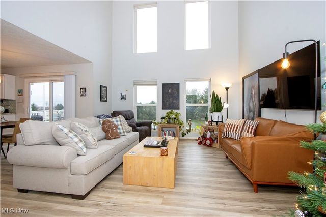 6473 Saint Leger Avenue NE, Canton, OH 44721