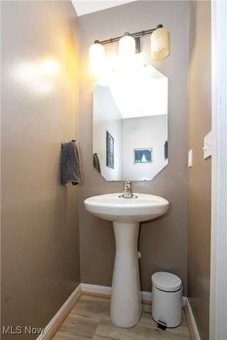 6473 Saint Leger Avenue NE, Canton, OH 44721