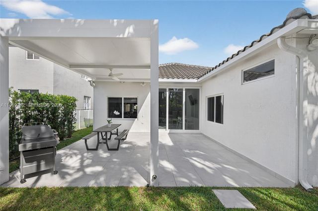 4115 Sabal Ridge Cir, Weston, FL 33331