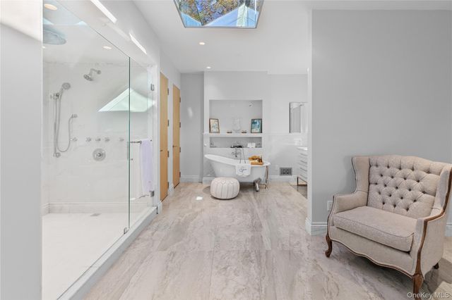 8 Mill Pond Lane, Lattingtown, NY 11560