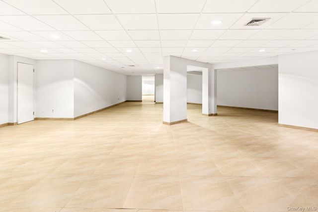 8 Mill Pond Lane, Lattingtown, NY 11560