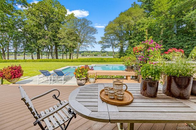 8 Mill Pond Lane, Lattingtown, NY 11560