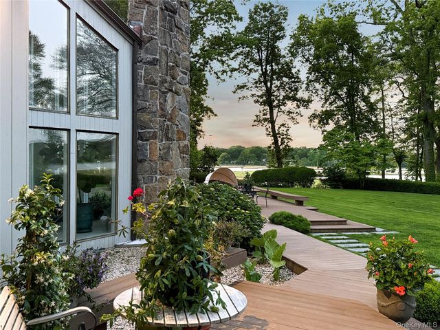 8 Mill Pond Lane, Lattingtown, NY 11560