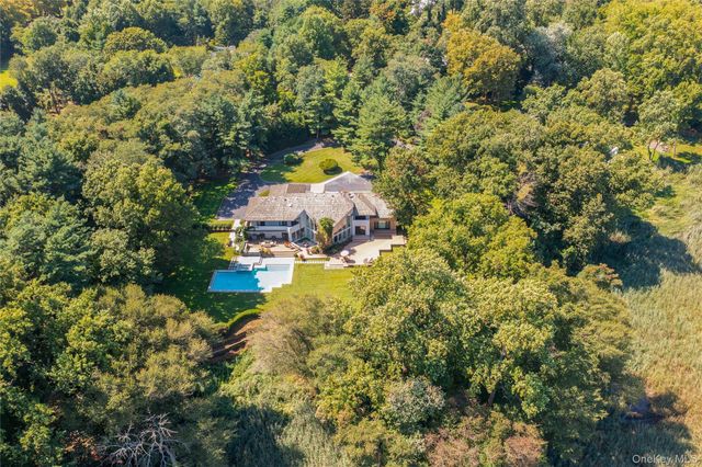 8 Mill Pond Lane, Lattingtown, NY 11560