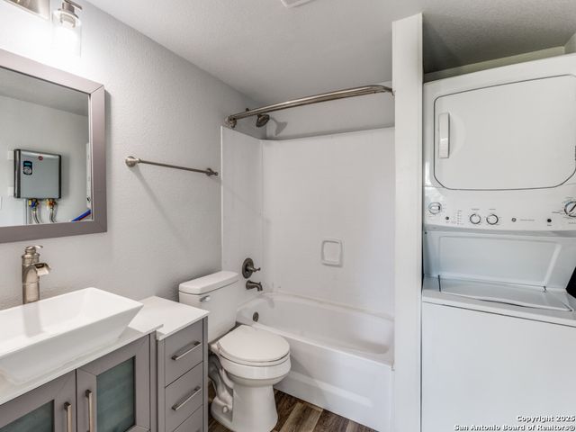 238 Ledgeview, Canyon Lake, TX 78133