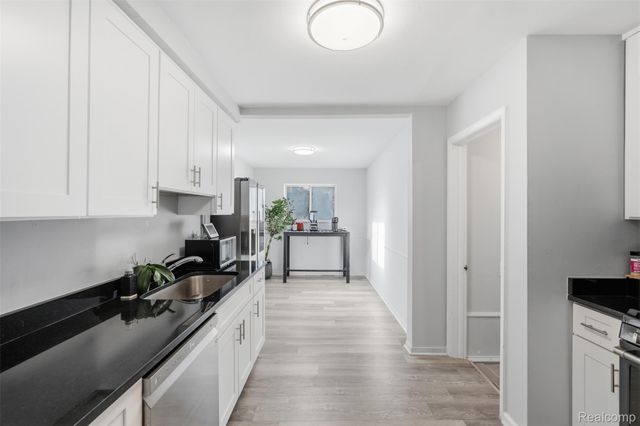 14000 Lincoln Street, Oak Park, MI 48237