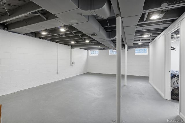 14000 Lincoln Street, Oak Park, MI 48237