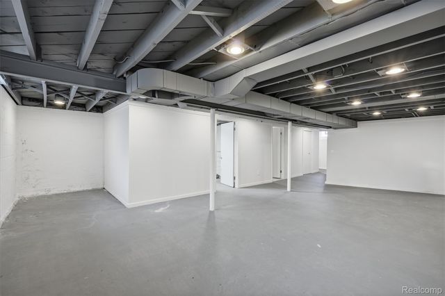 14000 Lincoln Street, Oak Park, MI 48237