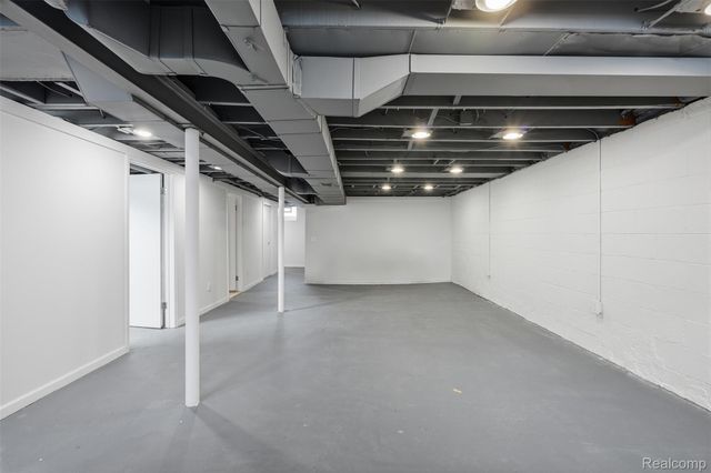 14000 Lincoln Street, Oak Park, MI 48237