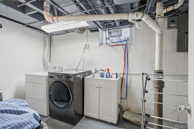 14000 Lincoln Street, Oak Park, MI 48237