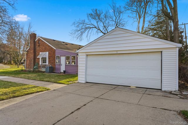 14000 Lincoln Street, Oak Park, MI 48237