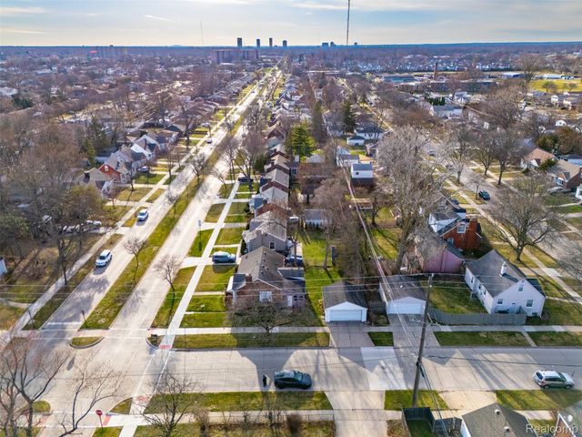 14000 Lincoln Street, Oak Park, MI 48237