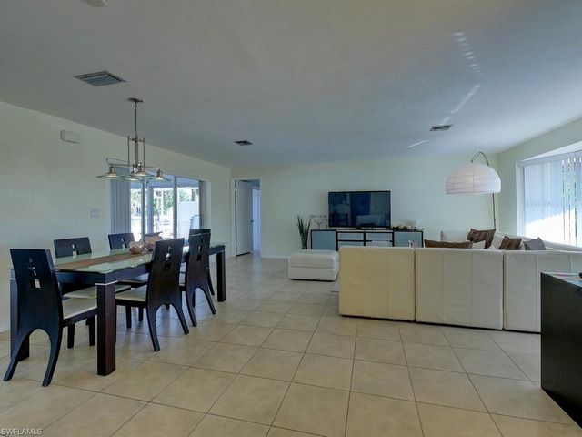 107 SW 58th TER, Cape Coral, FL 33914