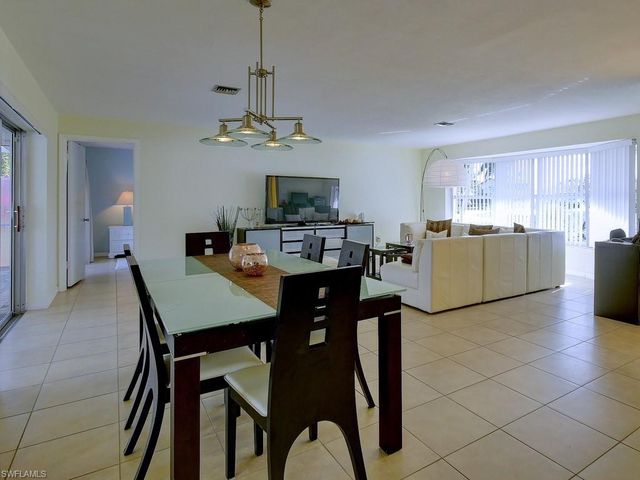 107 SW 58th TER, Cape Coral, FL 33914