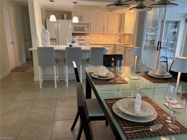 107 SW 58th TER, Cape Coral, FL 33914
