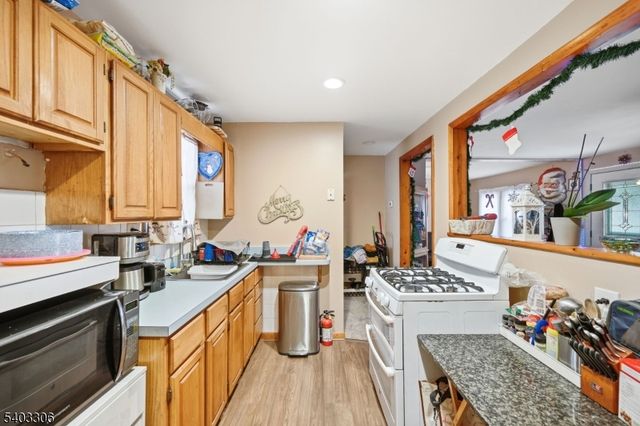 12 Quill St, West Milford Twp., NJ 07480